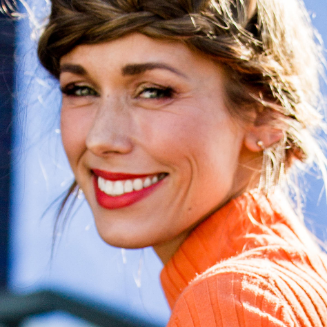 Annemarie Carpendale logo