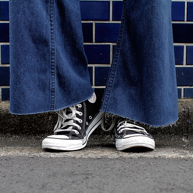 Wide leg jeans logo