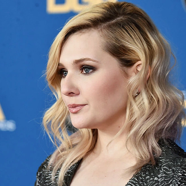 Abigail Breslin logo