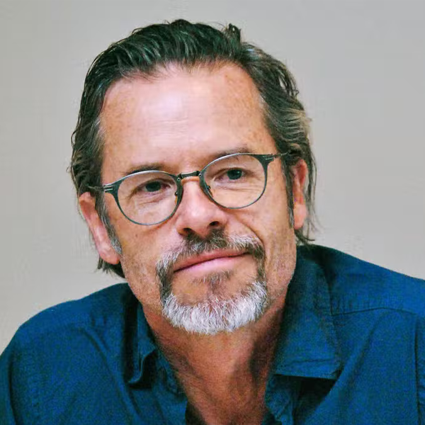 Guy Pearce logo