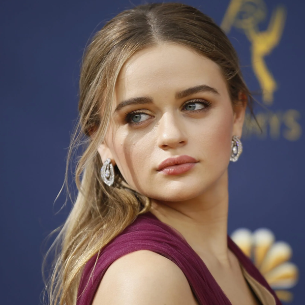 Joey King logo