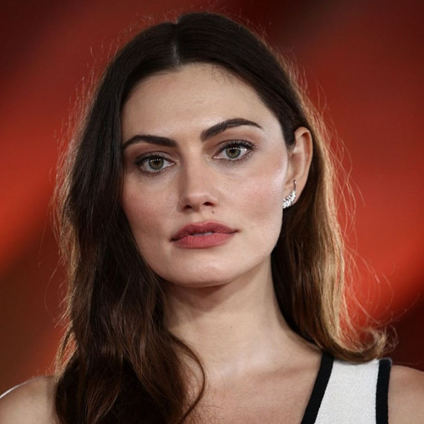 Phoebe Tonkin logo