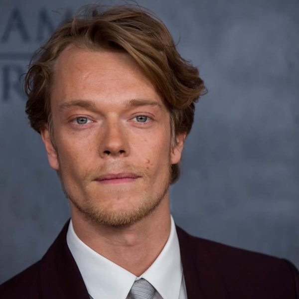 Alfie Allen logo