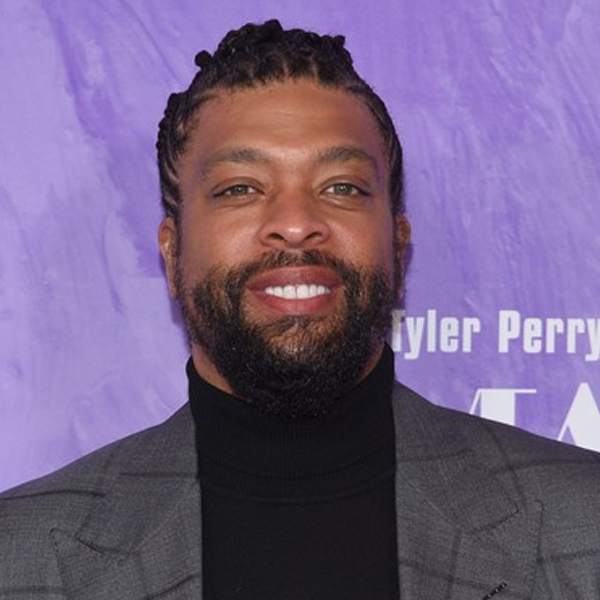 DeRay Davis logo