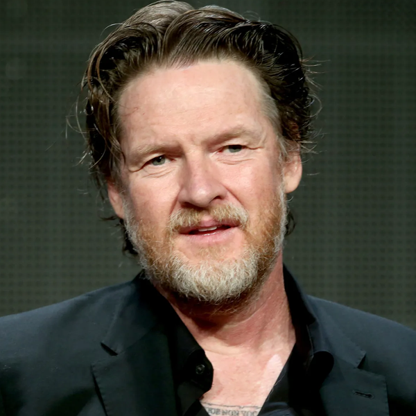 Donal Logue logo