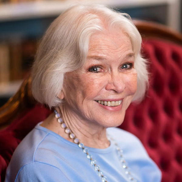Ellen Burstyn logo