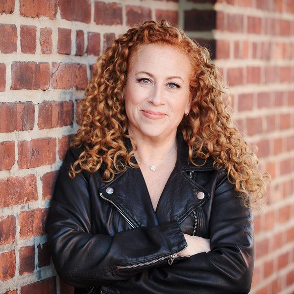 Jodi Picoult logo