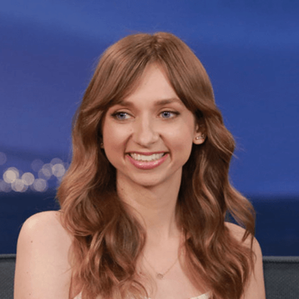 Lauren Lapkus logo