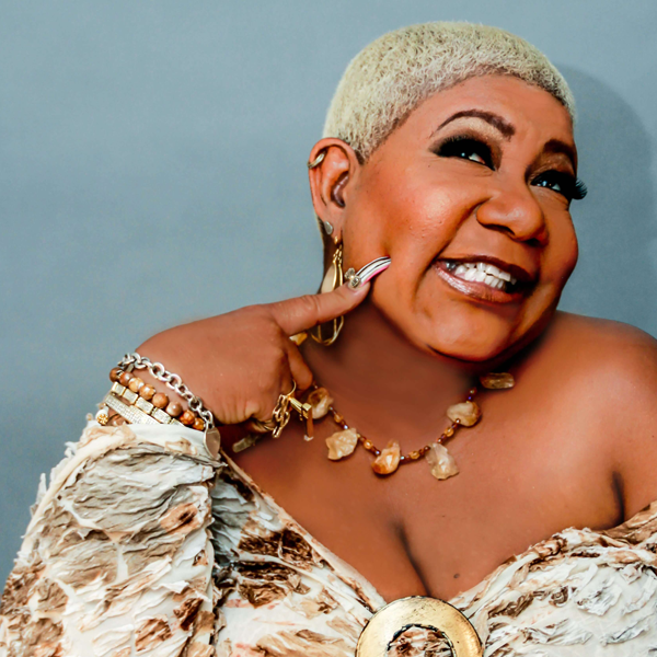 Luenell logo