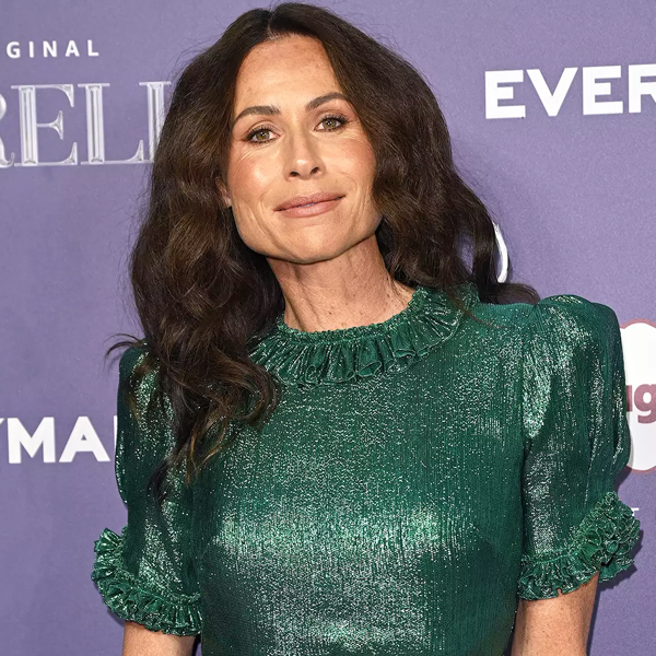 Minnie Driver logo