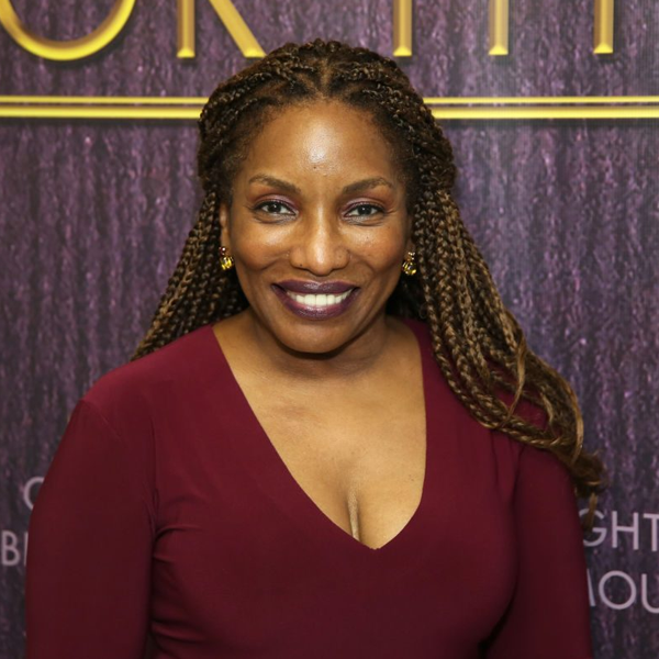 Stephanie Mills logo