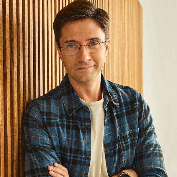 Topher Grace logo