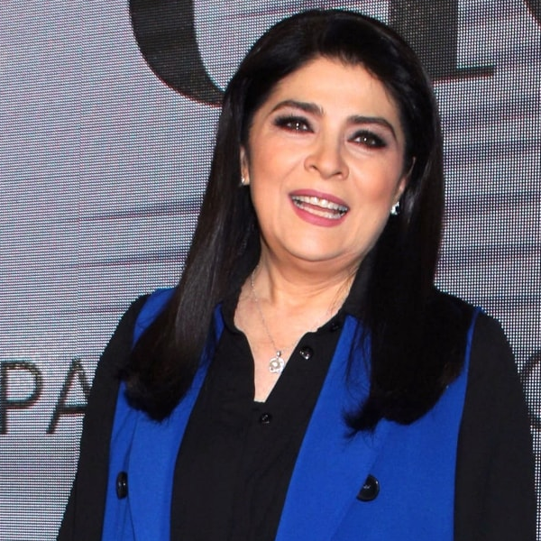 Victoria Ruffo logo