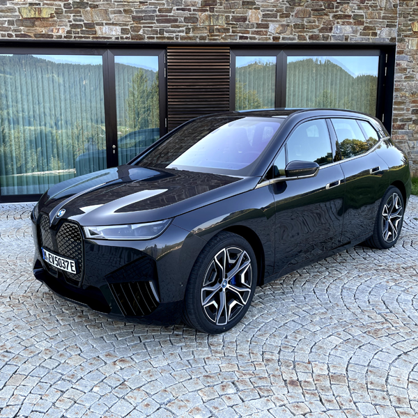 BMW iX