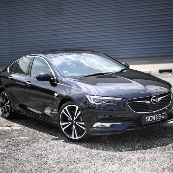 Opel Insignia logo