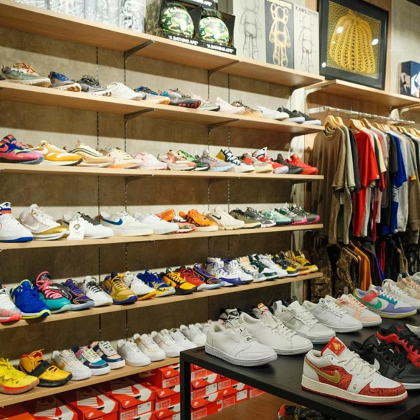 Shoe store logo