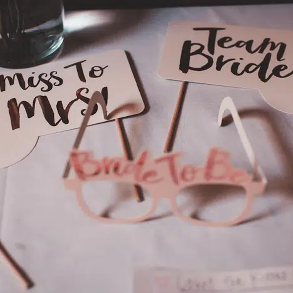 Bridal registry logo