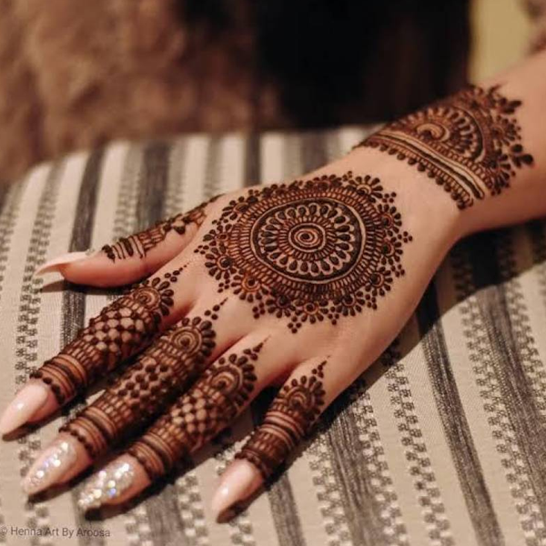 Henna logo
