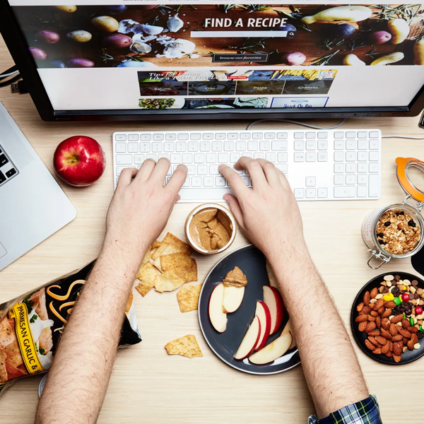 Snacking logo