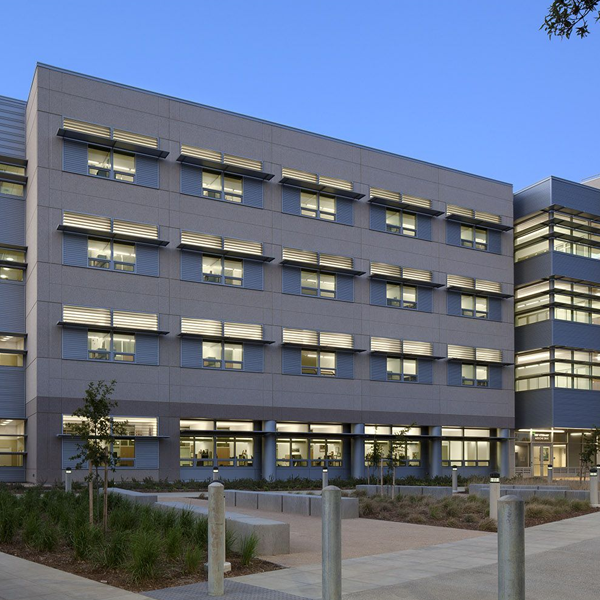 UC Davis School of Veterinary Medicine logo