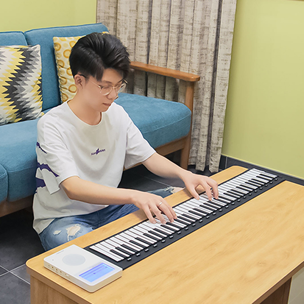 Electronic piano