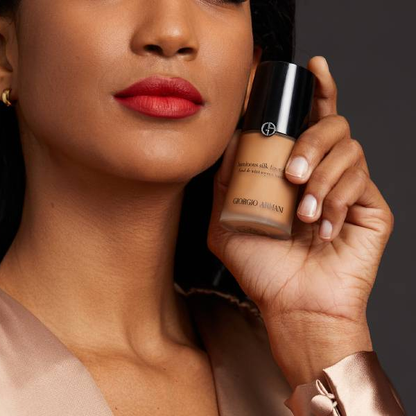 Foundation (cosmetics)