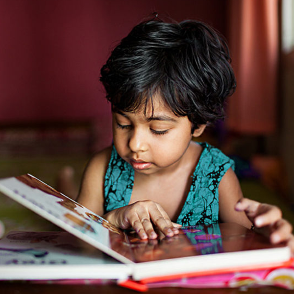 Learning to read logo