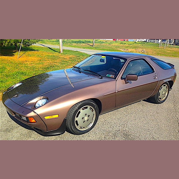 Porsche 928 logo