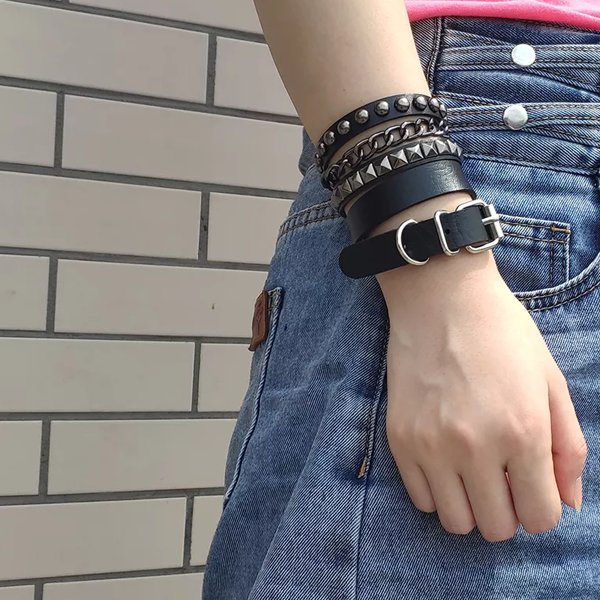 Wrist logo