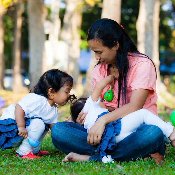 Breastfeeding in public logo