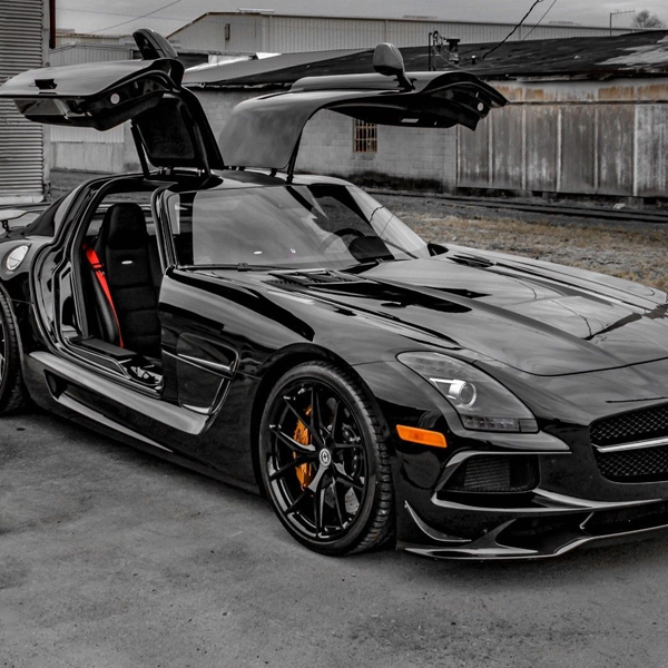 Mercedes-Benz SLS AMG