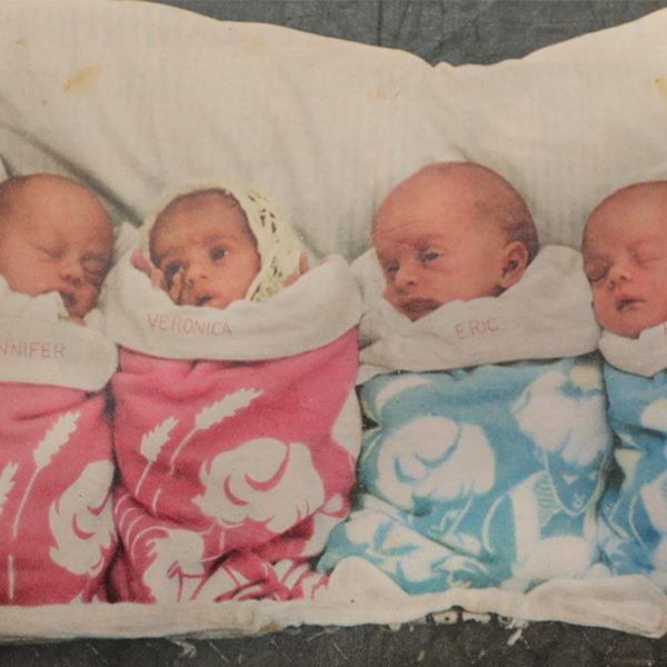 Multiple birth logo