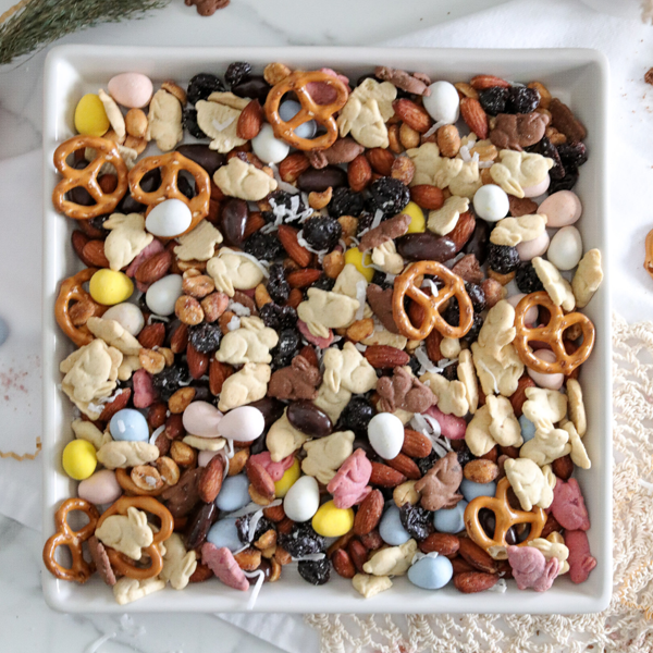 Trail mix logo