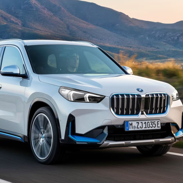 BMW iX1 logo