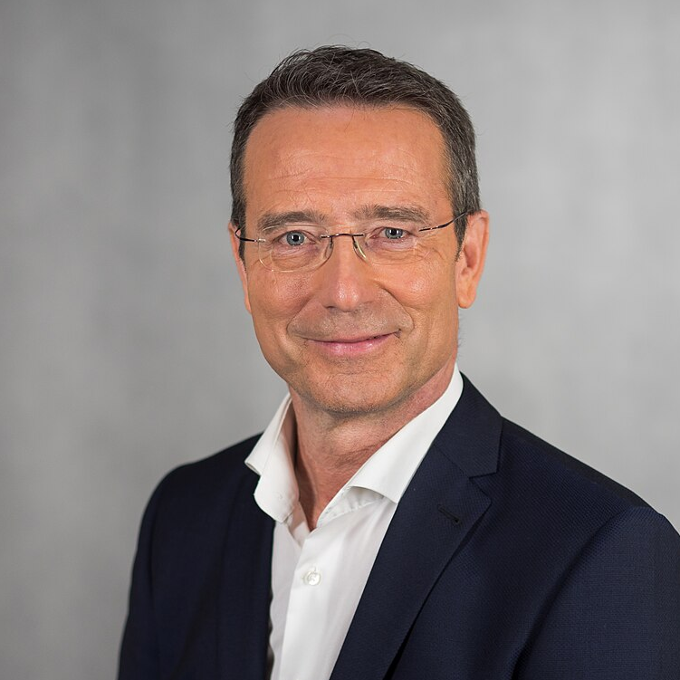 Matthias Riedl logo