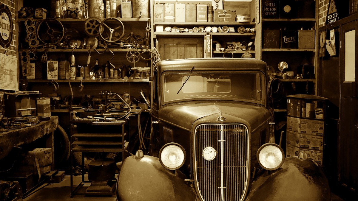 Antique shop logo
