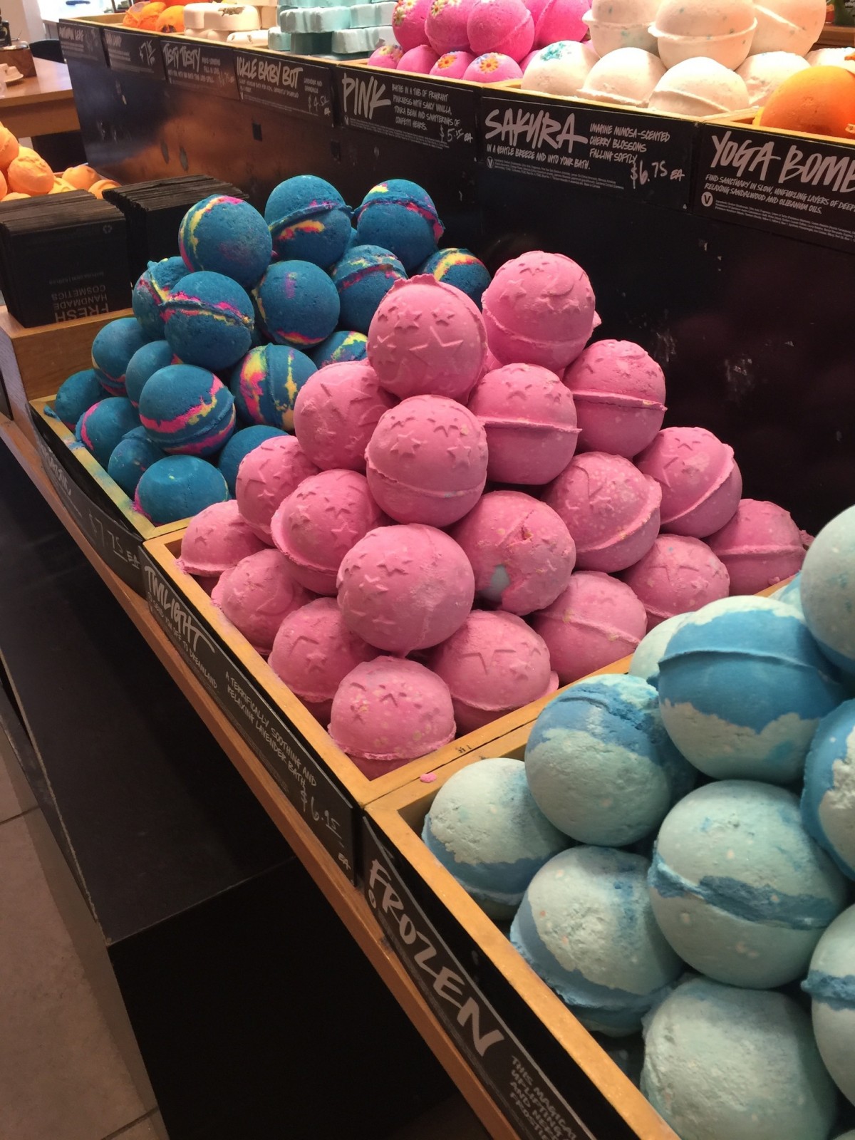 Bath bomb logo