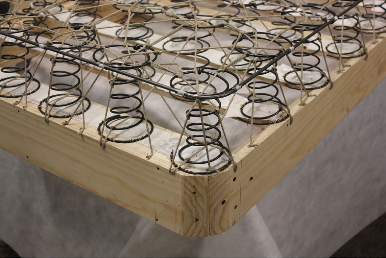 Box-spring logo