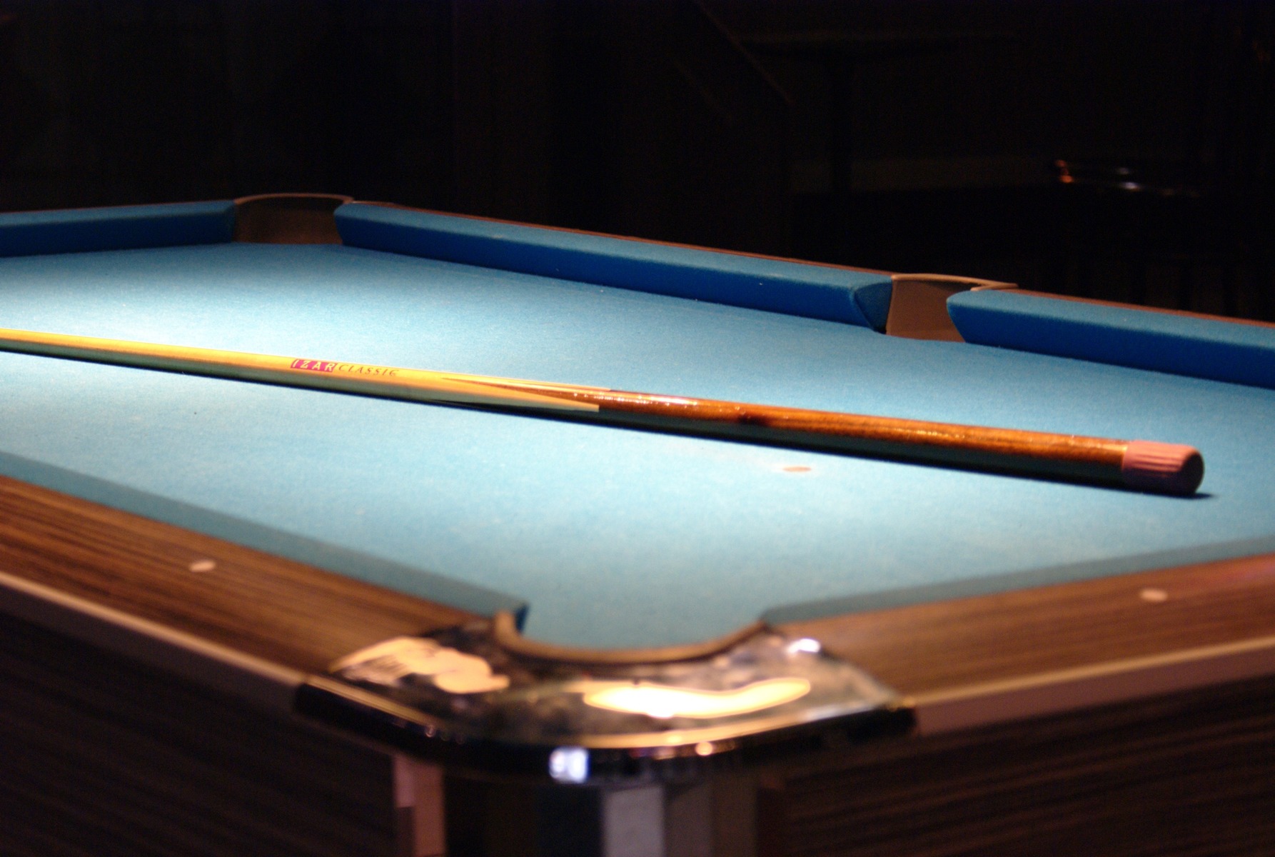 Cue stick logo