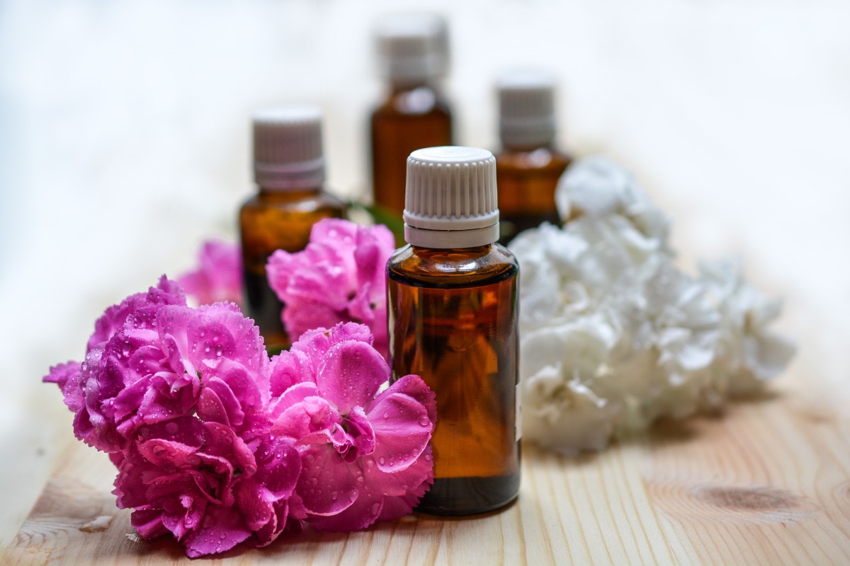 Essential oil logo