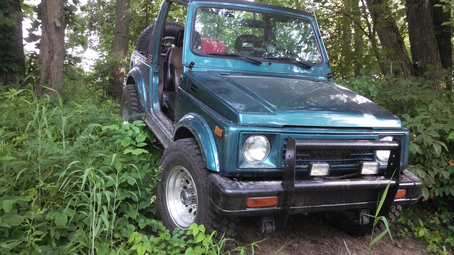 Four-wheel drive logo