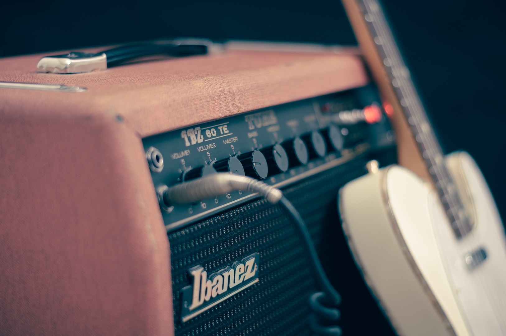 Guitar amplifier logo