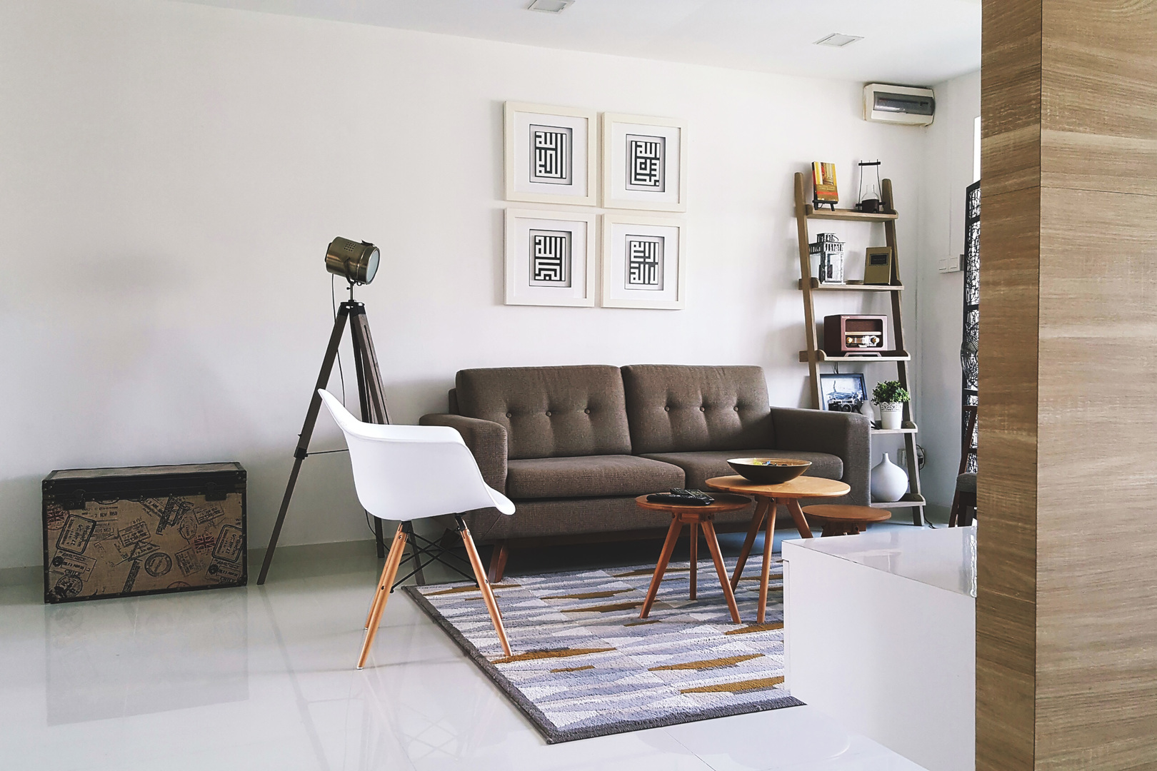 Home Interiors logo