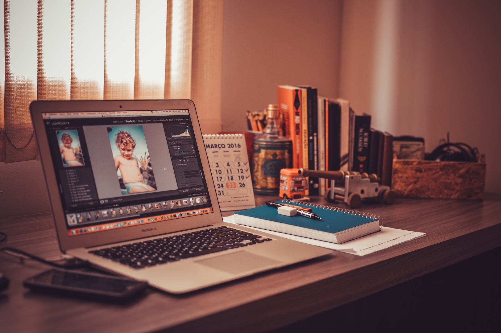 Image editing logo
