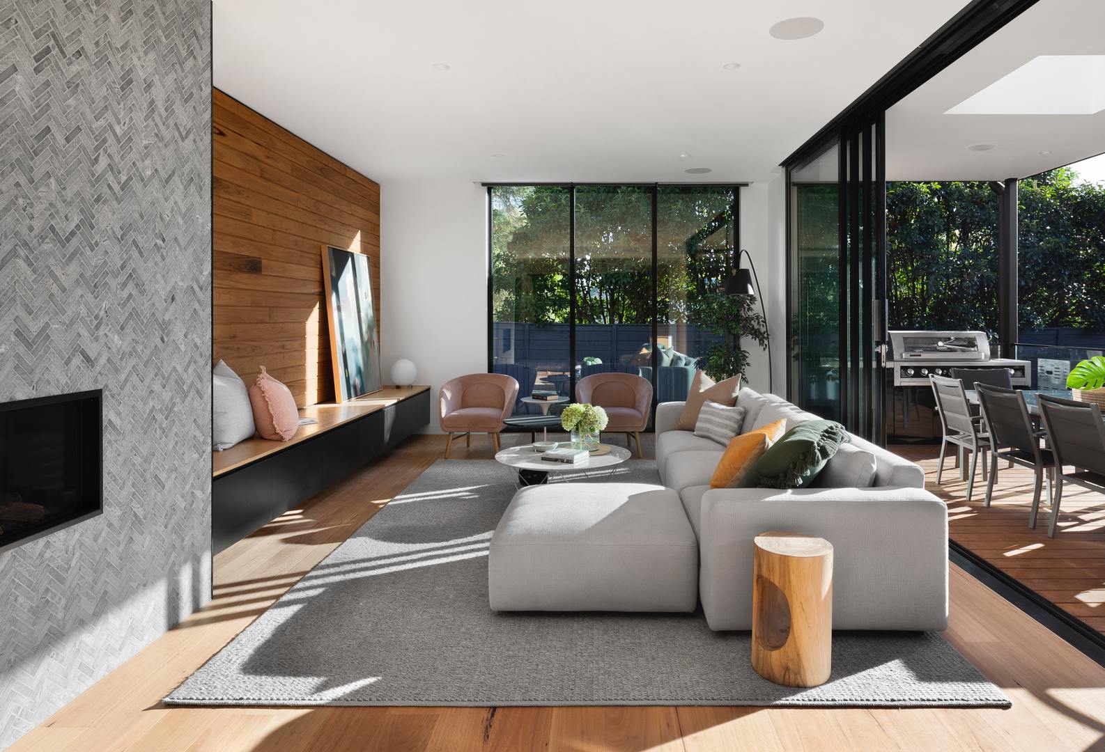 Interior designs logo