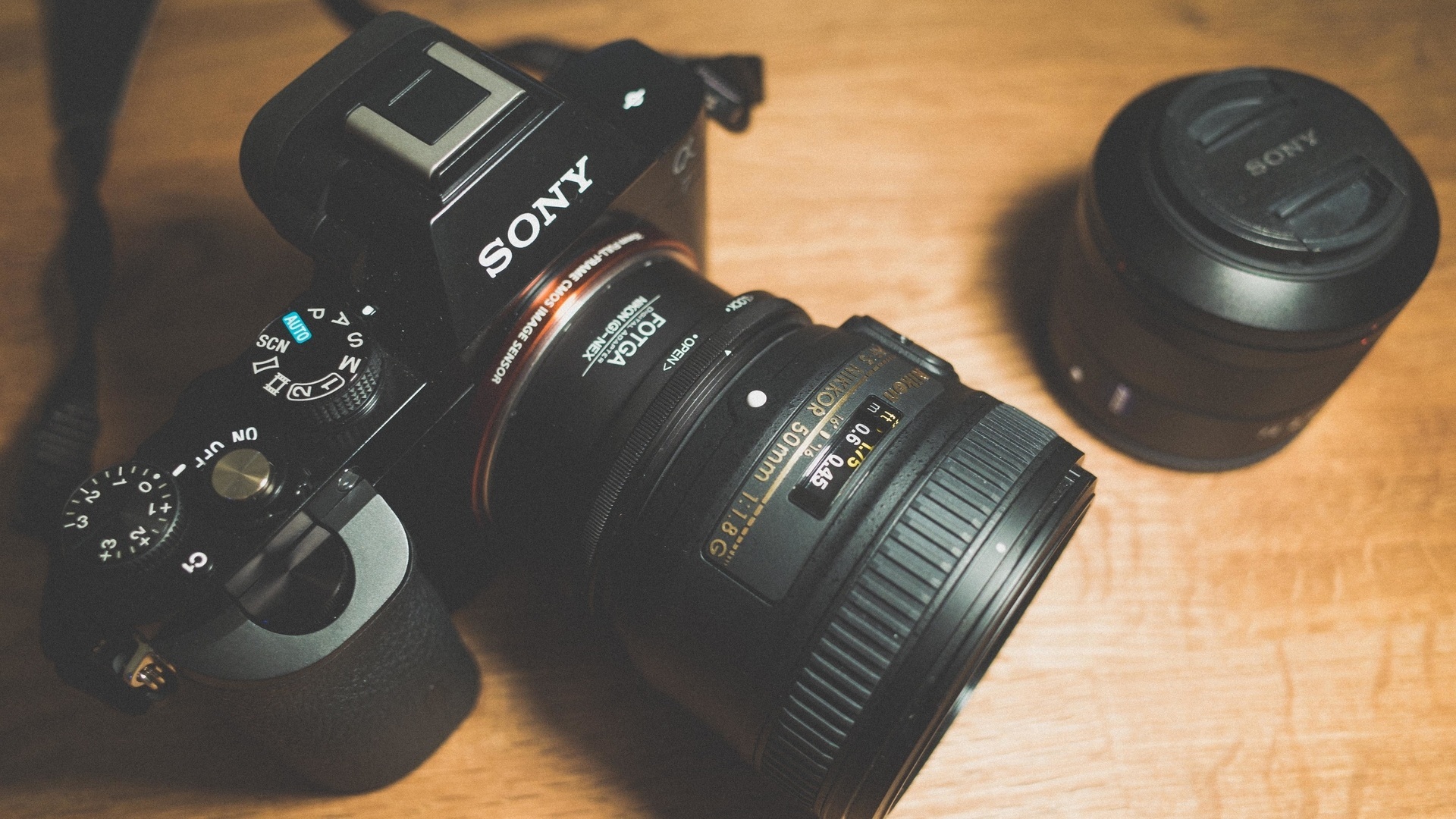 Mirrorless interchangeable-lens camera