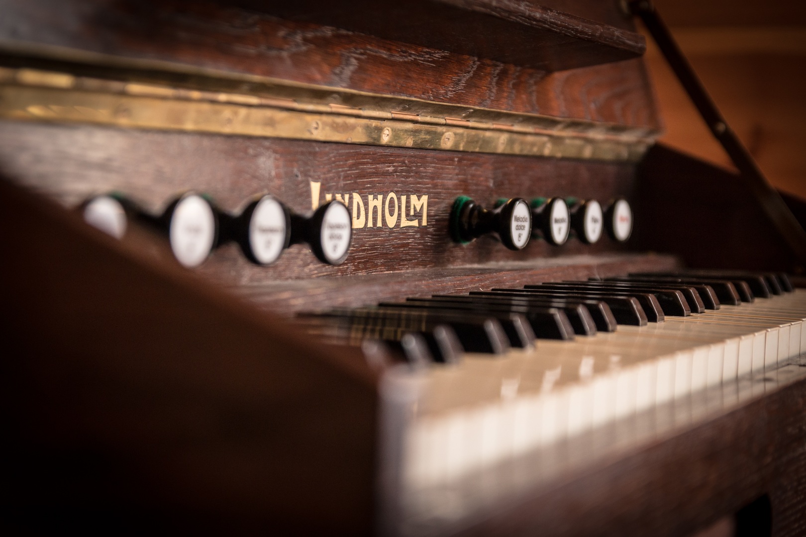 Musical keyboard logo