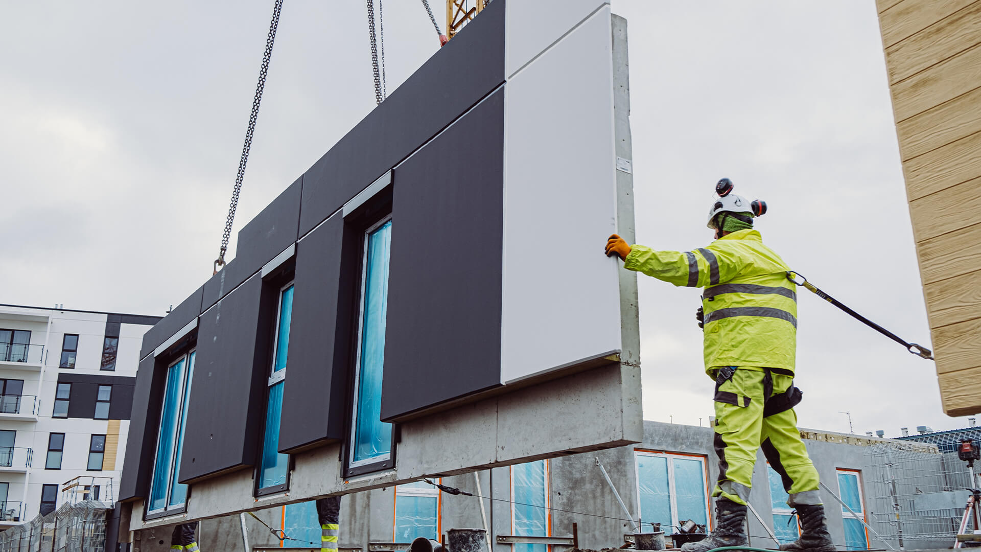 Prefabricated building logo
