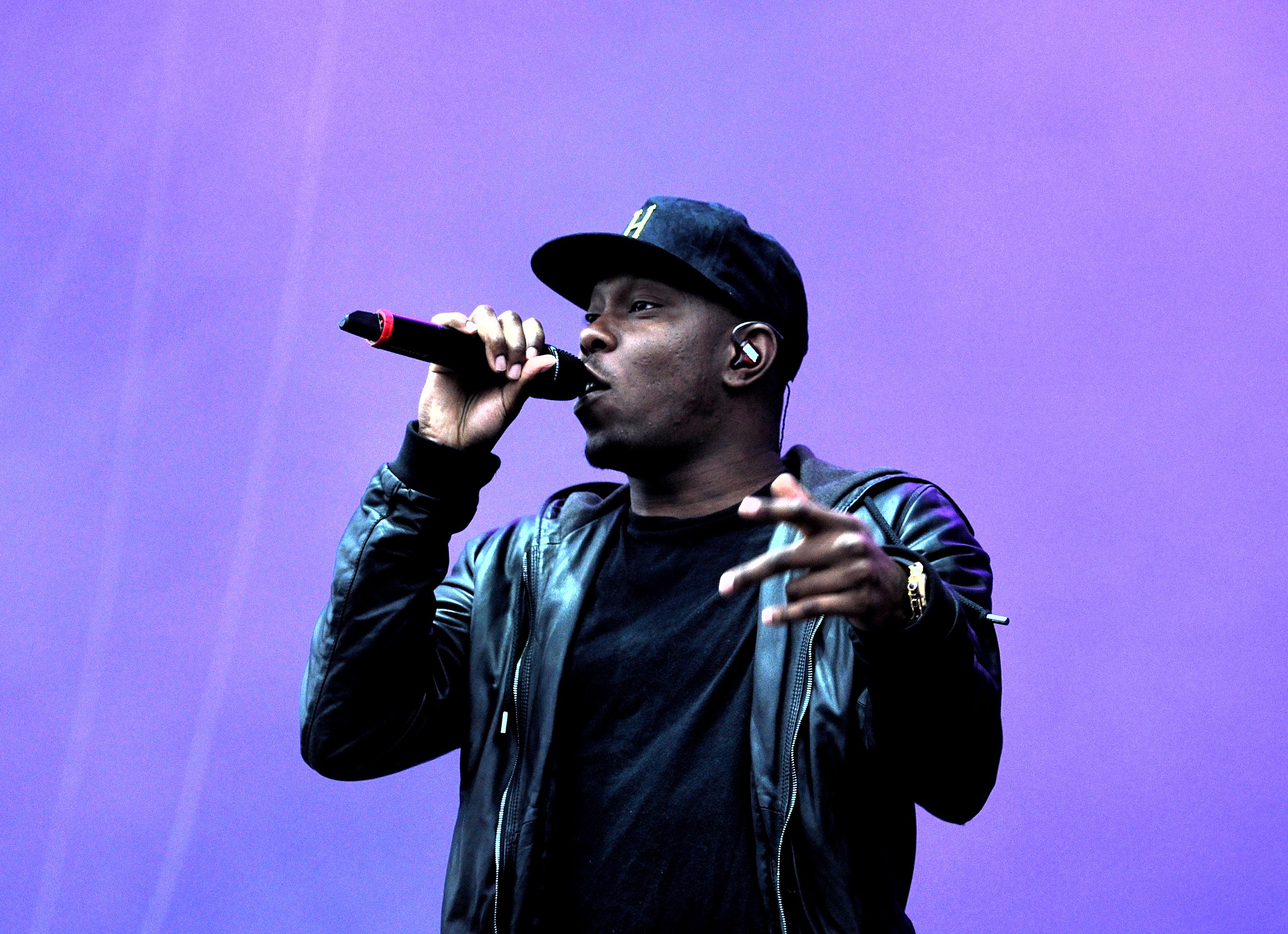 Rapping logo