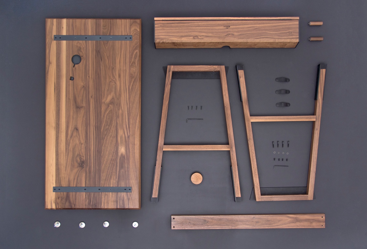 Ready-to-assemble furniture logo